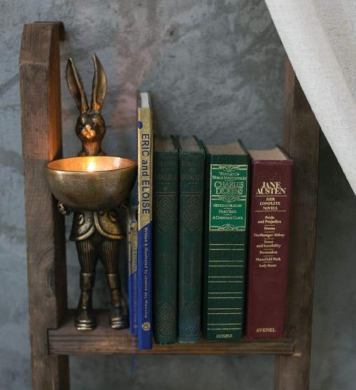 Eric the Hare Dish Stand